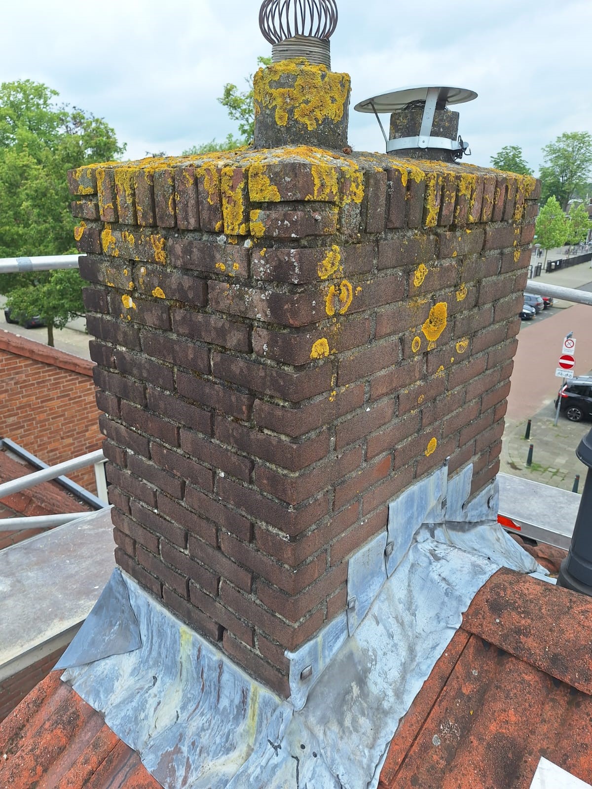 Schoorsteen renovatie VOOR