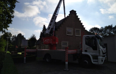 Dakreiniging met hoogwerker