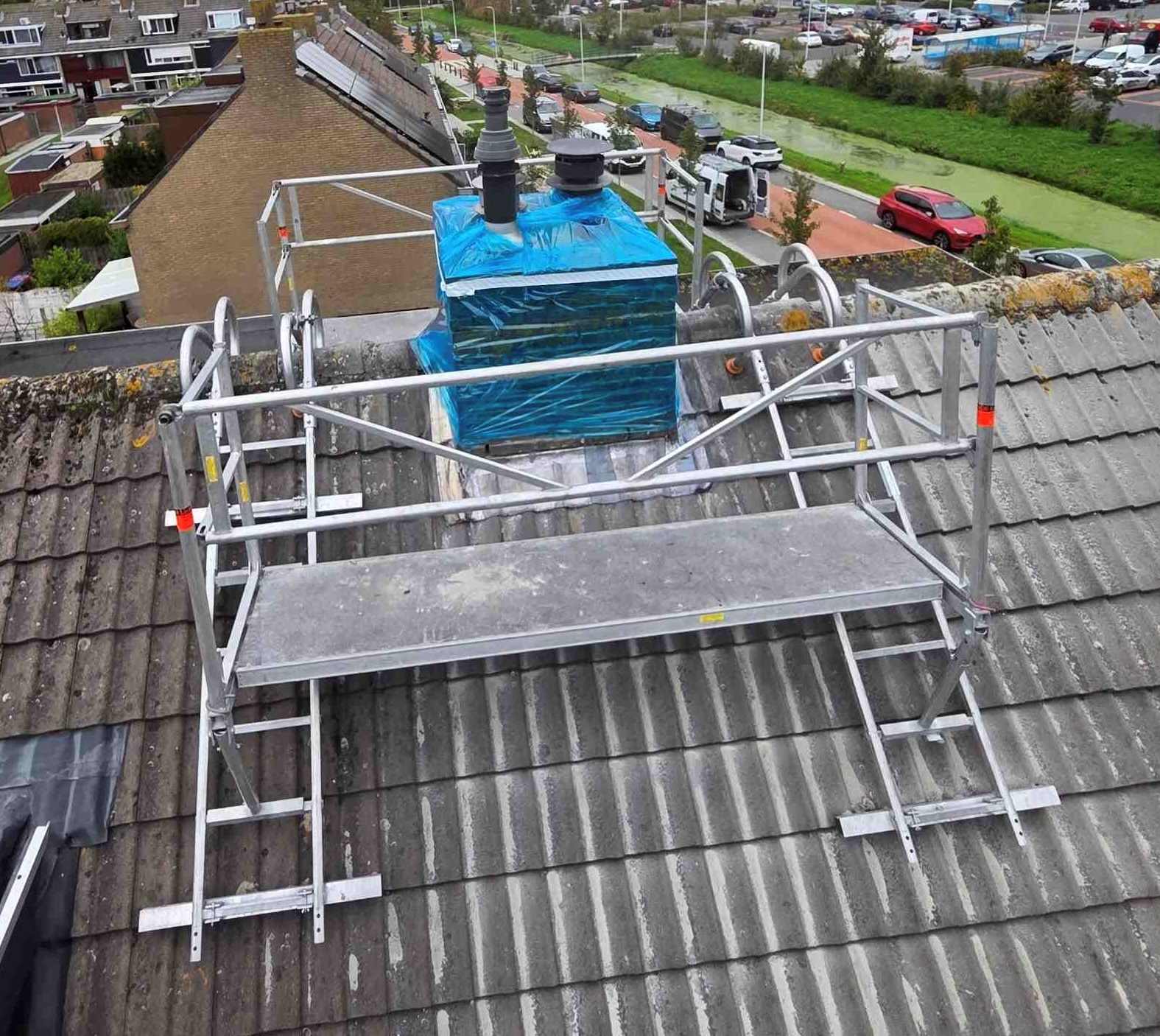 Lekke schoorsteen inpakken